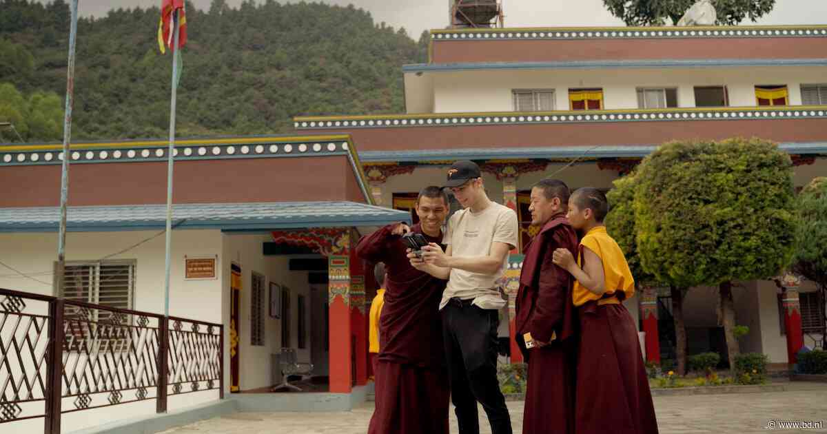 Noah wilde muziek maken in Nepal, maar een aardbeving gooide alles om: ‘We stonden er opeens helemaal alleen voor’
