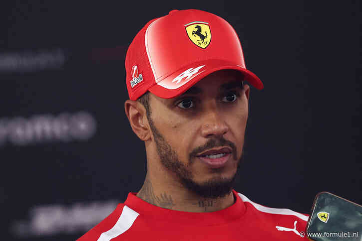 Lewis Hamilton weerlegt geruchten over Ferrari: ‘Ik heb nooit gevraagd om iemand te vervangen’
