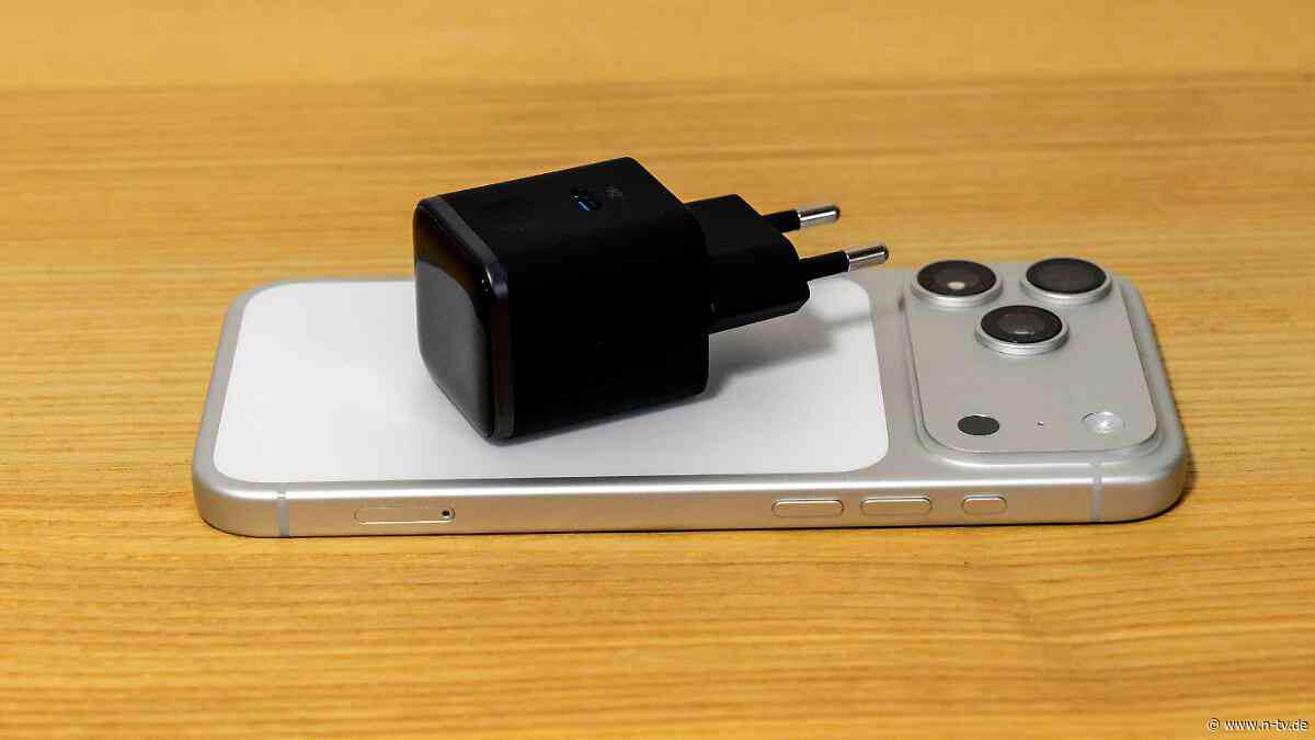 Anker Nano 45W mit Smart-Display: Niedliches iPhone-Ladegerät ist automatisch gut zum Akku
