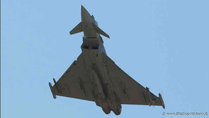 Attacchi a base aerea in Arabia, colpito Eurofighter italiano. Crosetto: “Nessun nostro militare coinvolto”