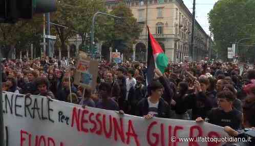 Torino, presidio antifascista contro Vannacci al convegno del sindacato di polizia: i manifestanti intonano “Bella Ciao”