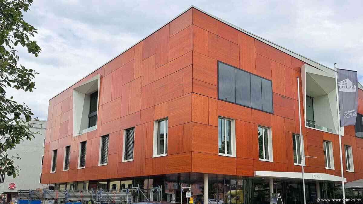 Fehlende Einnahmen und hohe Kosten: Bad Aibling beschließt Haushaltssperre