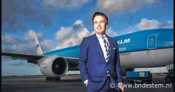 ‘Powerbank Camiel Eurlings ontploft in KLM-vliegtuig, oud-directeur viel in slaap’