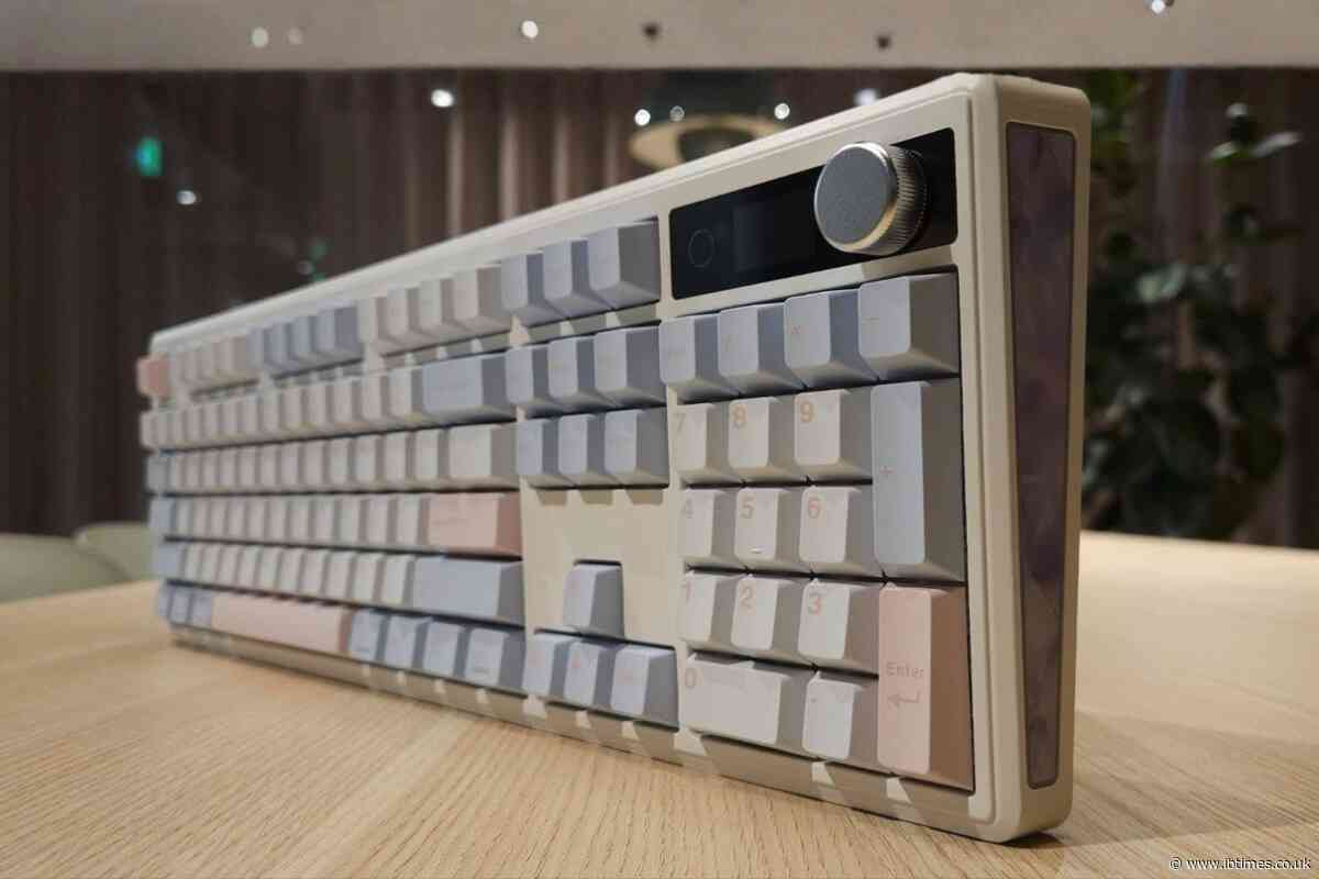 EPOMAKER TH108 V2 Pro Review: A Full-Size Mechanical Keyboard That Does More