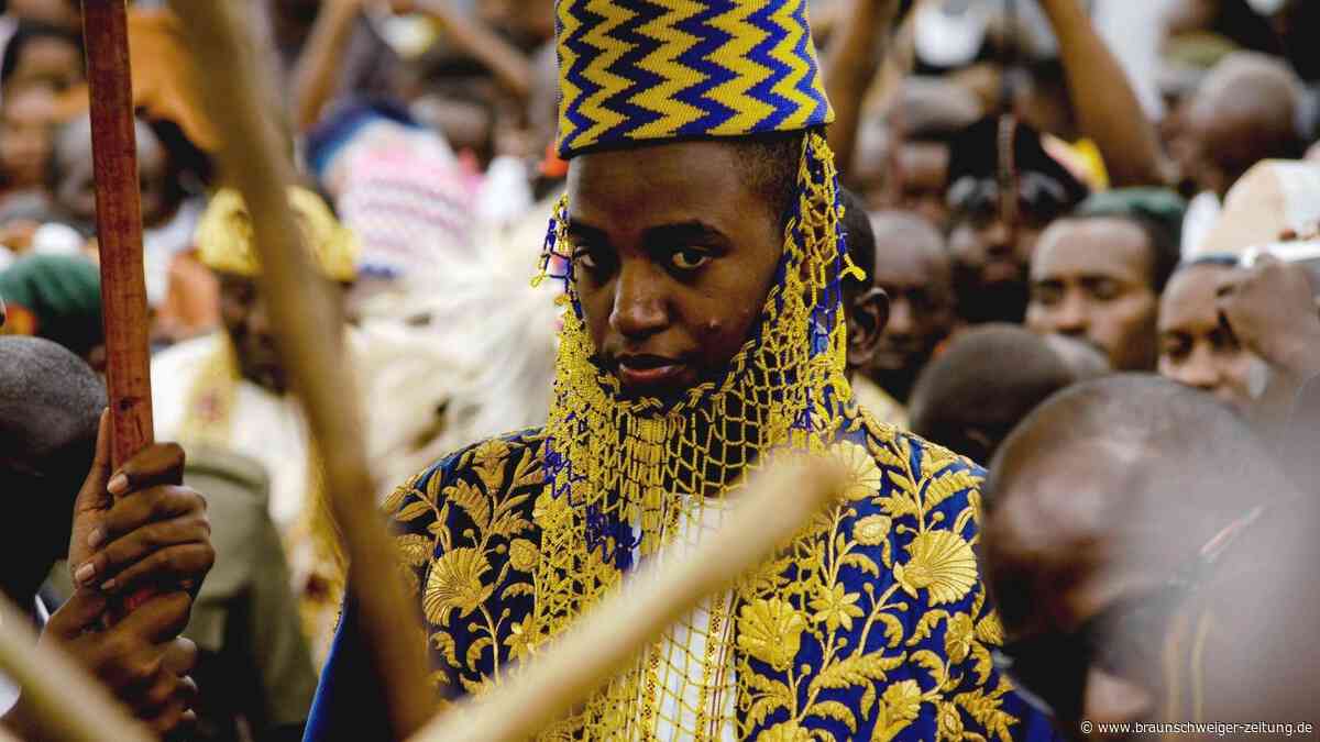 König aus Uganda ist tot: Jetzt soll ein Fernsehmoderator die Krone tragen