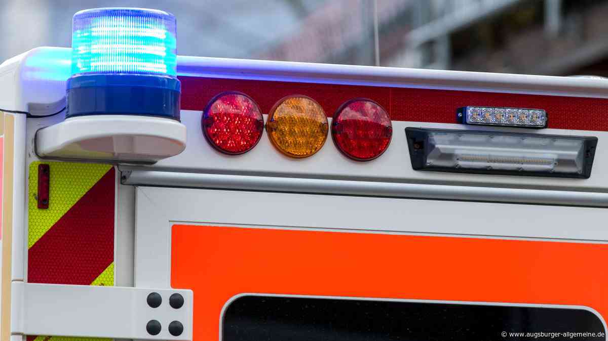 Schwerer Unfall in Ingolstadt: Pedelec-Fahrer stürzt Abhang hinunter