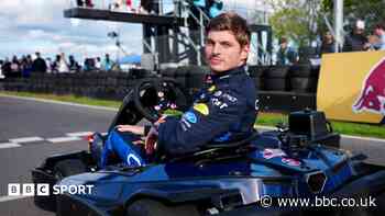 Verstappen passes 100 amateur karters in 14 laps in exhibition race