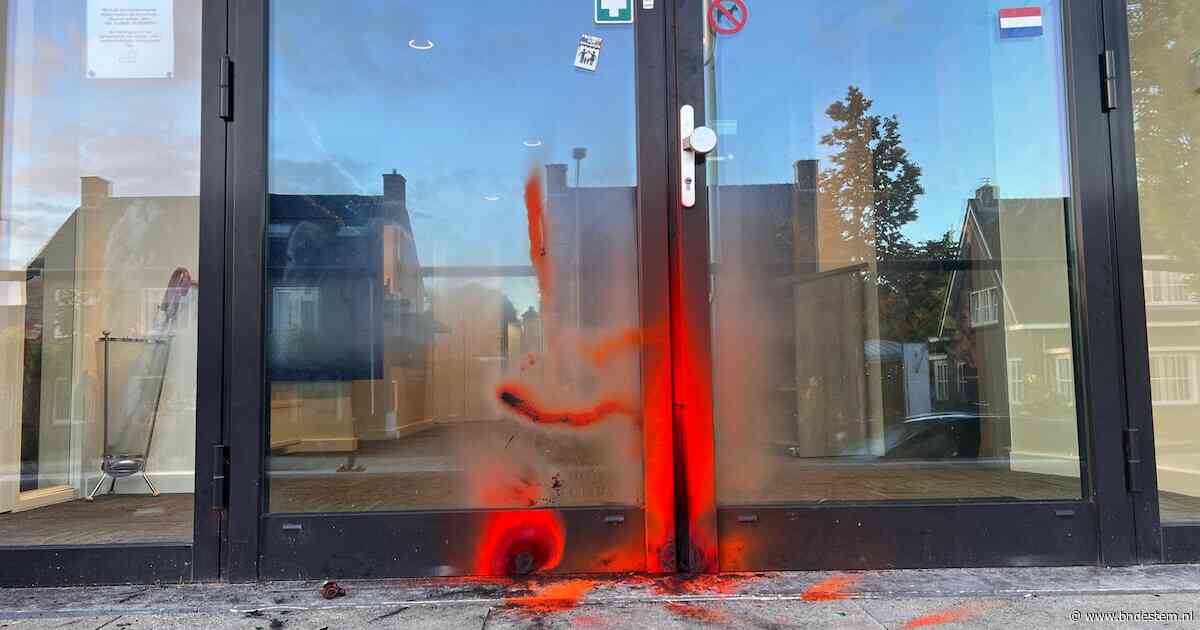 Veertien arrestaties, onder wie enkele tieners, bij grimmig azc-protest in Opheusden