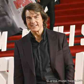 Tom Cruise was 'schooled' on football by Taylor Swift at NFL game