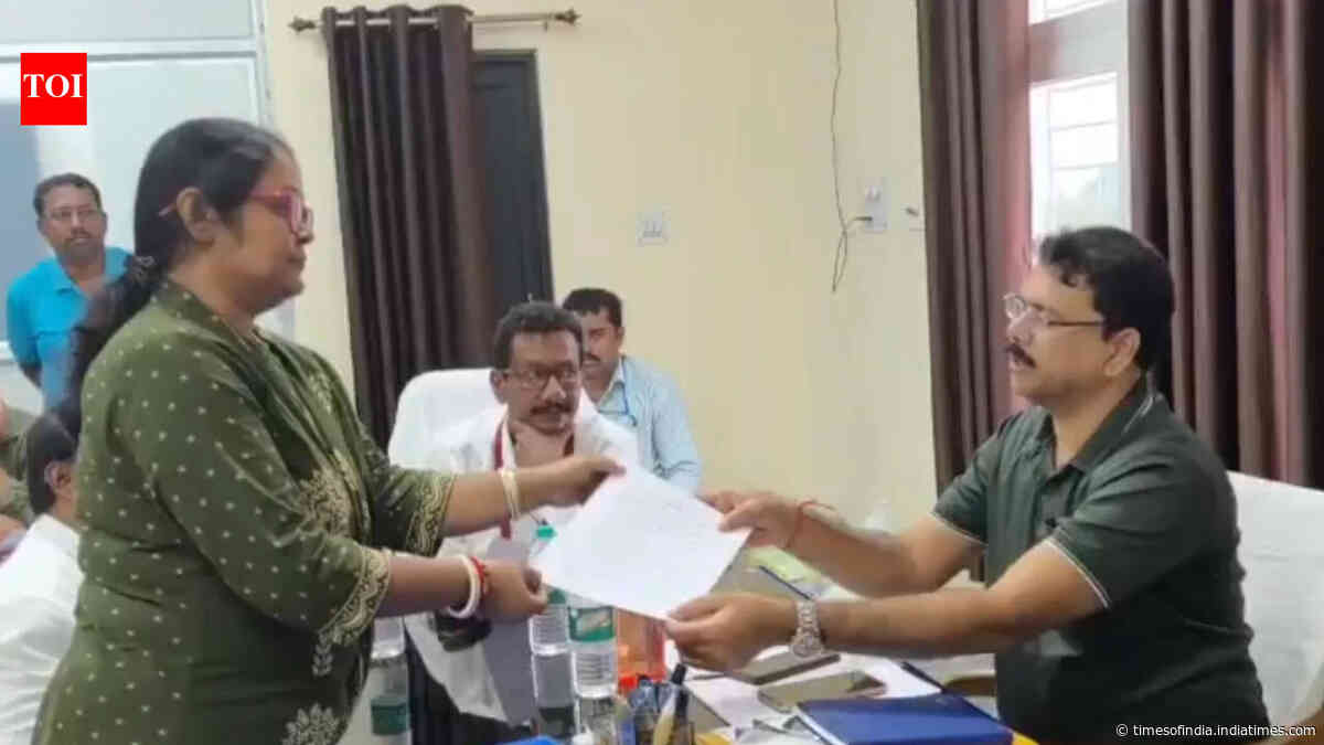 Nandigram bypoll: TMC candidate withdraws nomination after Suvendu meet, Mamata extends support to Congress