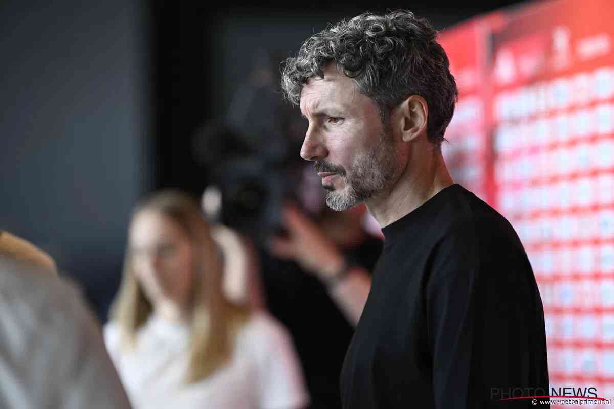 Van Bommel duidelijk over Belgische sterkhouder: 'Belangrijk op en naast het veld'