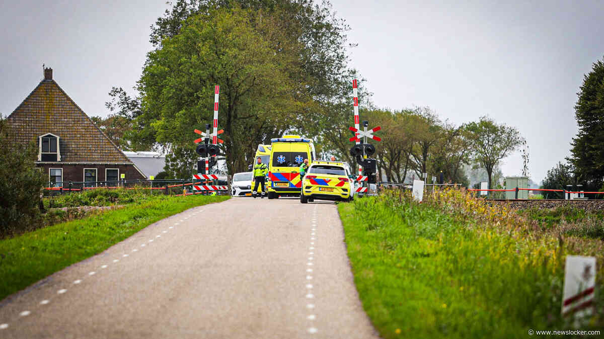 Fietser overleden door aanrijding met trein in Friese Mantgum