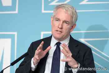 Reform UK pledges immigration spot checks and £10,000 fines at Irish border