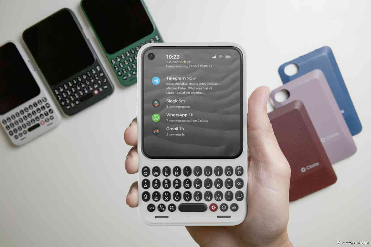 The Clicks Communicator Ships in December With More RAM and New Mobile Service