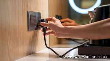 Unplug three 'vampire' devices to cut bills says electrician