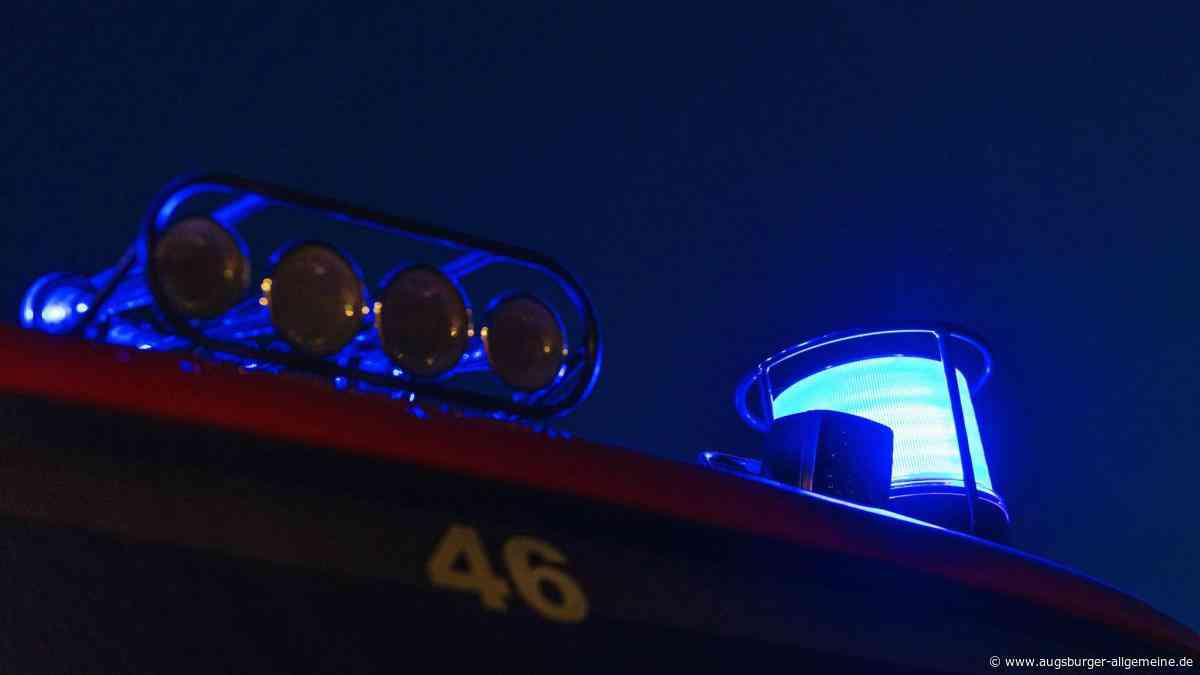 Zweier Papiercontainer geraten in Offenhausen in Brand: Polizei sucht Zeugen