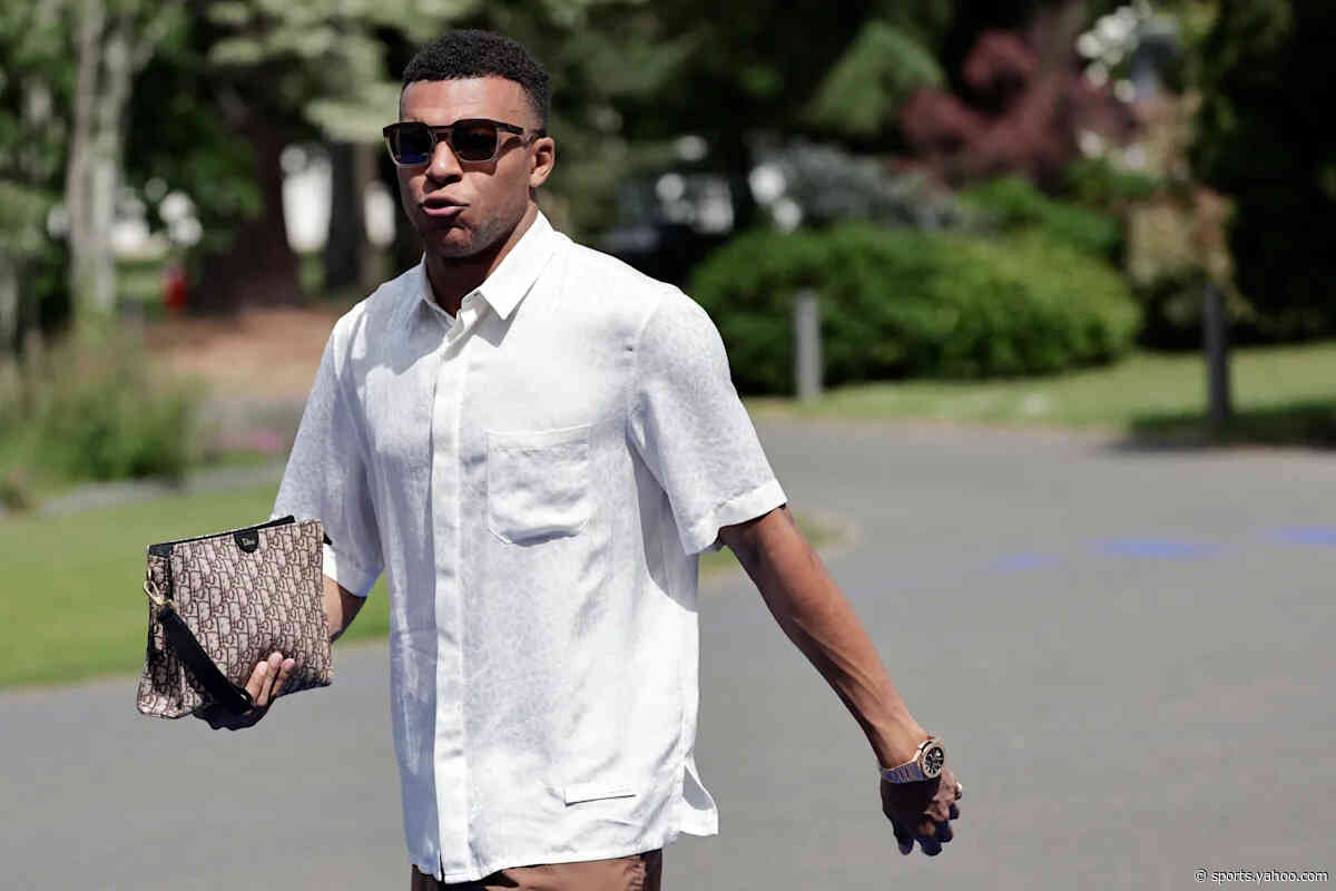 🚨 Mbappé leaves Nike and signs with a surprise kit maker!