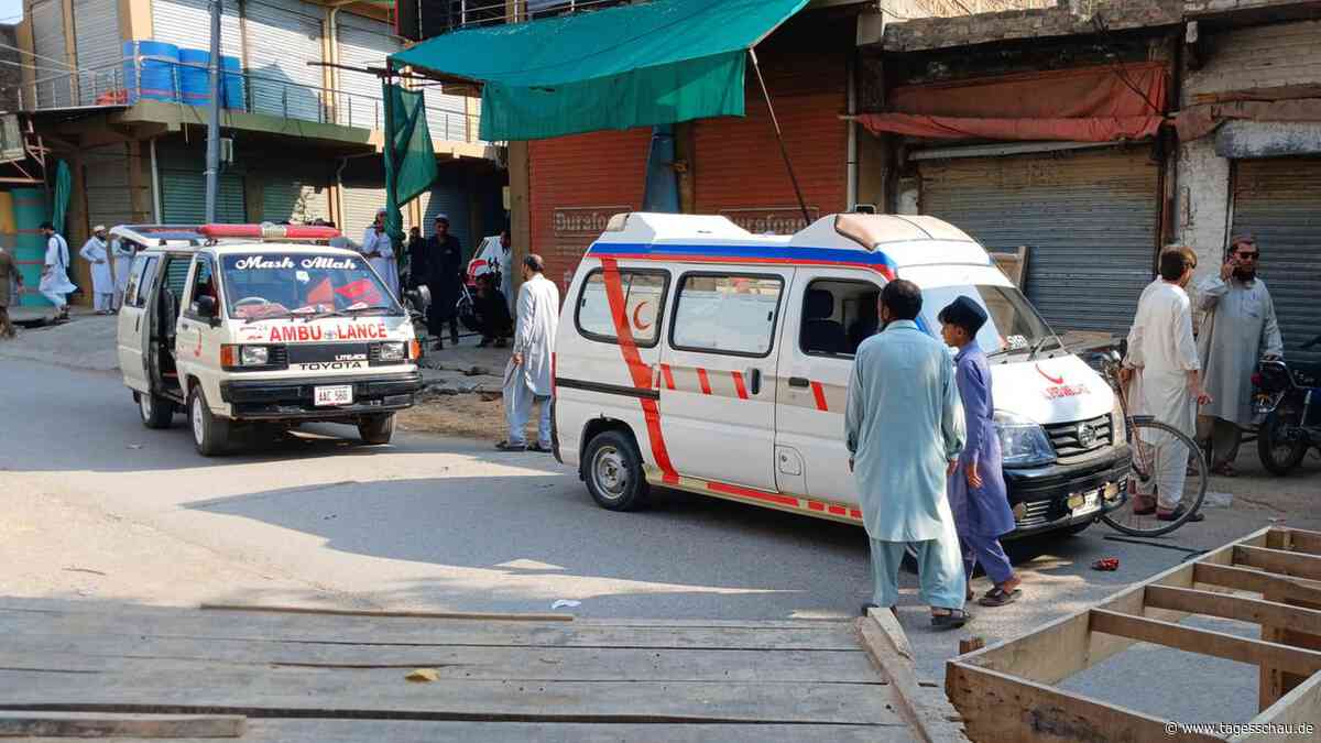 Autobombe detoniert: Tote und Verletzte nach Anschlag in Pakistan