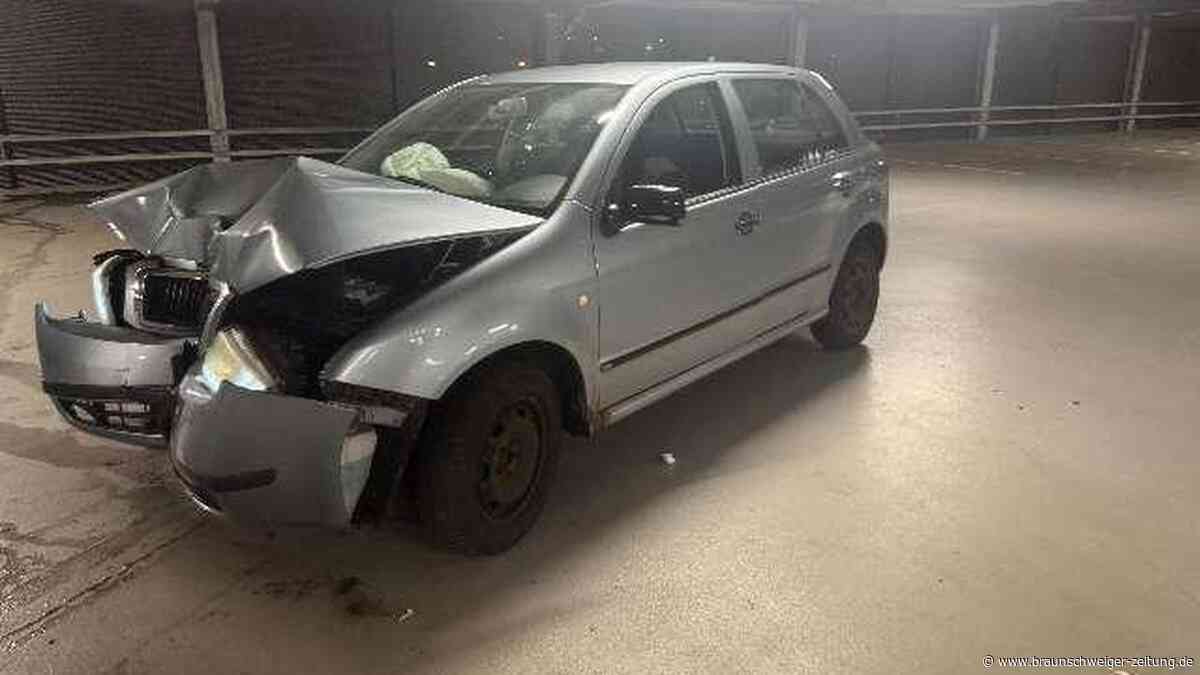 Ohne Führerschein: 18-Jähriger driftet im Parkhaus in Wolfsburg gegen Pfeiler