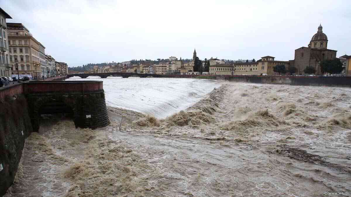 Heftiges Gewitter über Florenz – Starkregen dringt in weltberühmte Uffizien ein