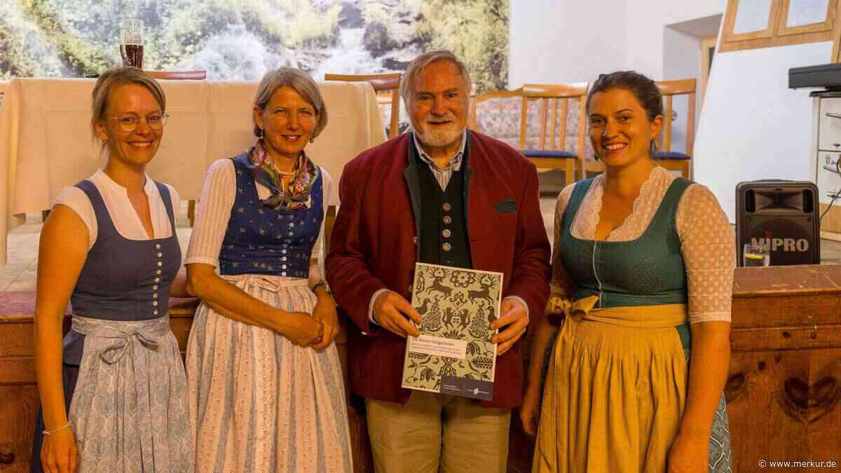 Roaner Sängerinnen: Buch über drei Volksmusikschwestern veröffentlicht