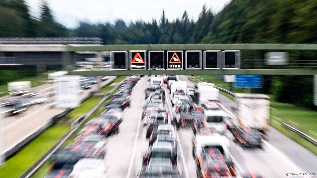 Schlafender Fahrer auf A9 bei Hilpoltstein – Unfall mit Sattelzug und Sperrung als Folge