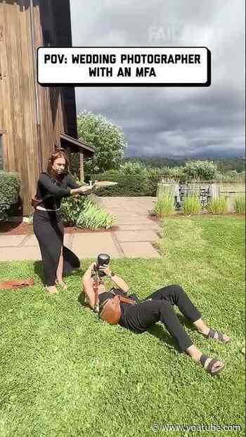 When your friend lens a hand #wedding #weddingfail #weddingphotography #humor #fail