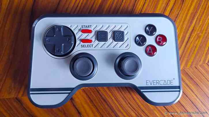 The Evercade Dual Thumbstick Wireless Controller readies the cartridge-based retro console for early 3D gaming, even if it's not my outright favorite retro gamepad