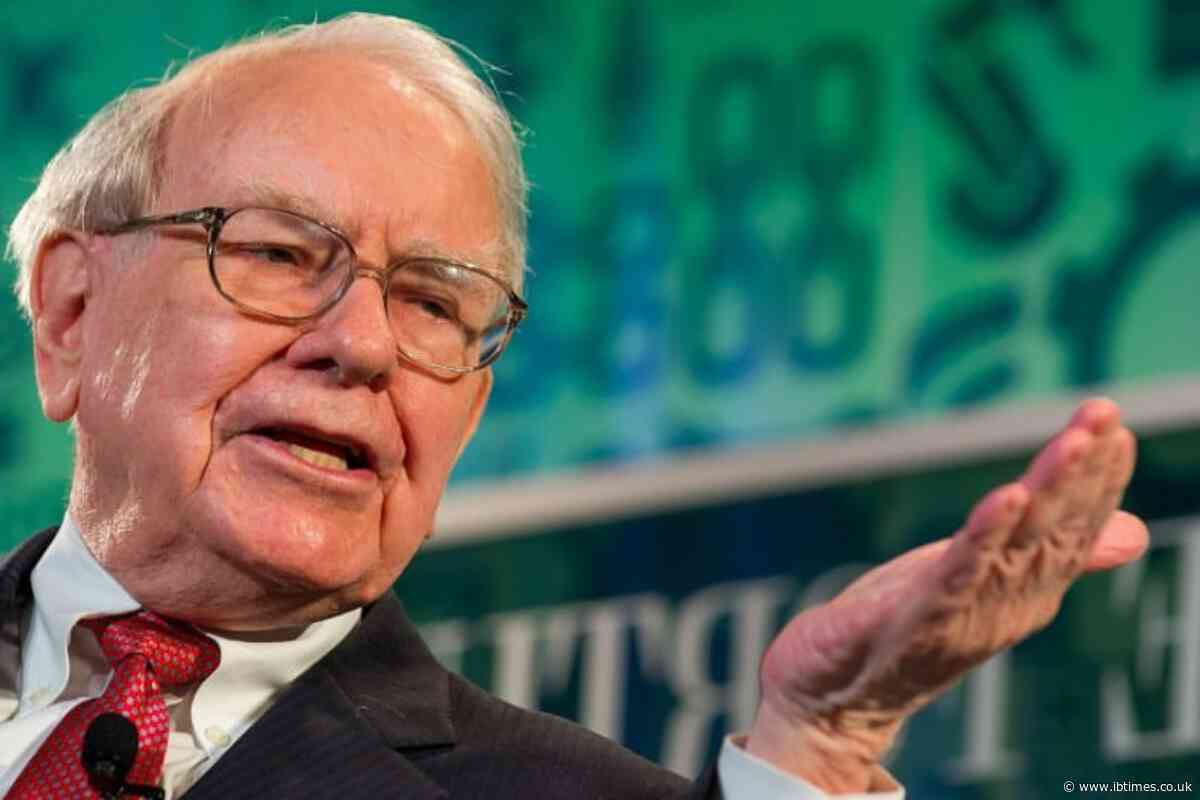 Warren Buffett Hands Over Berkshire Hathaway Chairman Role to Son Howard in Planned Succession