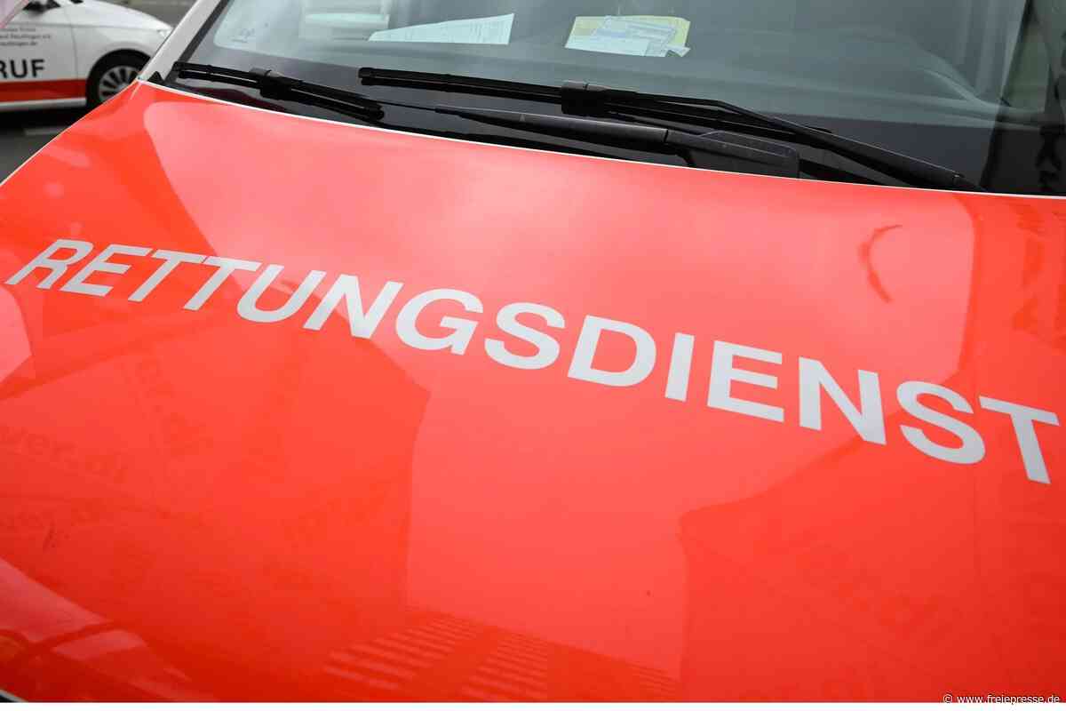 Erzgebirge: Radfahrer bei Zusammenstoß mit Auto schwer verletzt