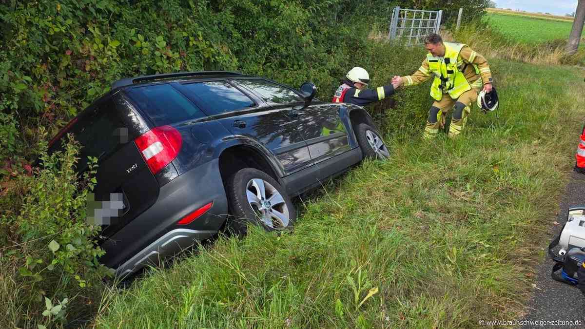 Unfall bei Rolfsbüttel: 61-Jähriger überholt Fahrrad und landet im Graben