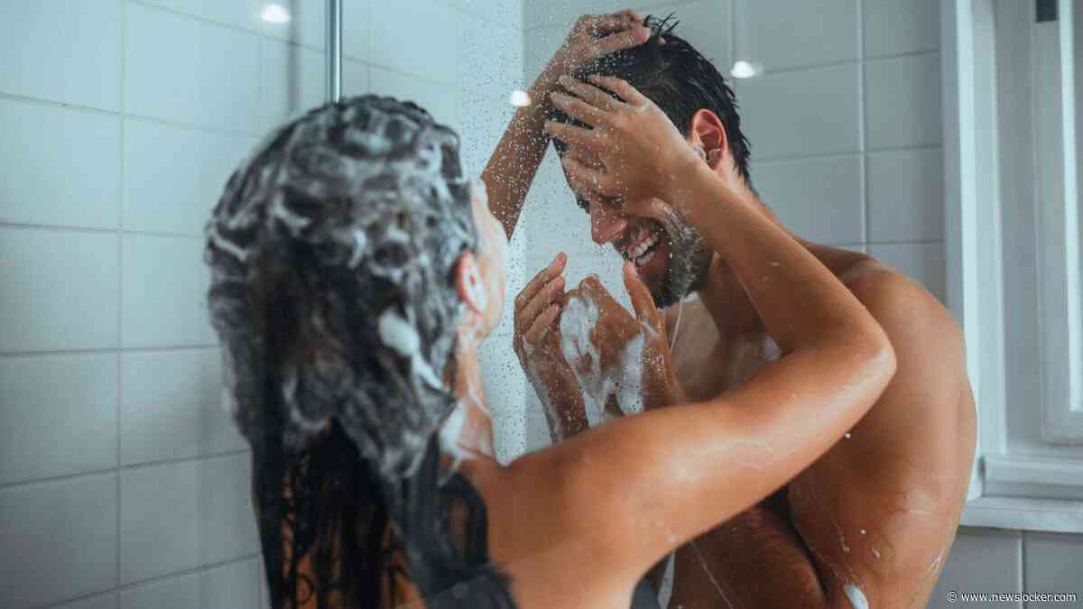Julia wil altijd voor en na de seks douchen: ’Ik ben heel vies aangelegd’