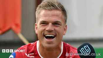 Anscombe happy to play Scarlets supporting role