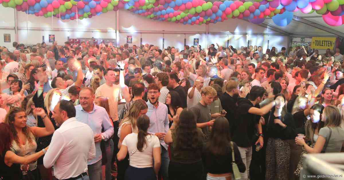 Kermisfeest onder spanning na overtredingen tijdens opbouw tent: ‘Houden situatie nauwlettend in de gaten’