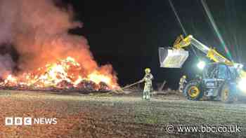 Blaze involving 100 tonnes of straw breaks out