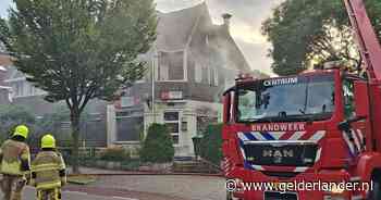 Veel brandweer op de been vanwege grote brand in leegstaande snackbar