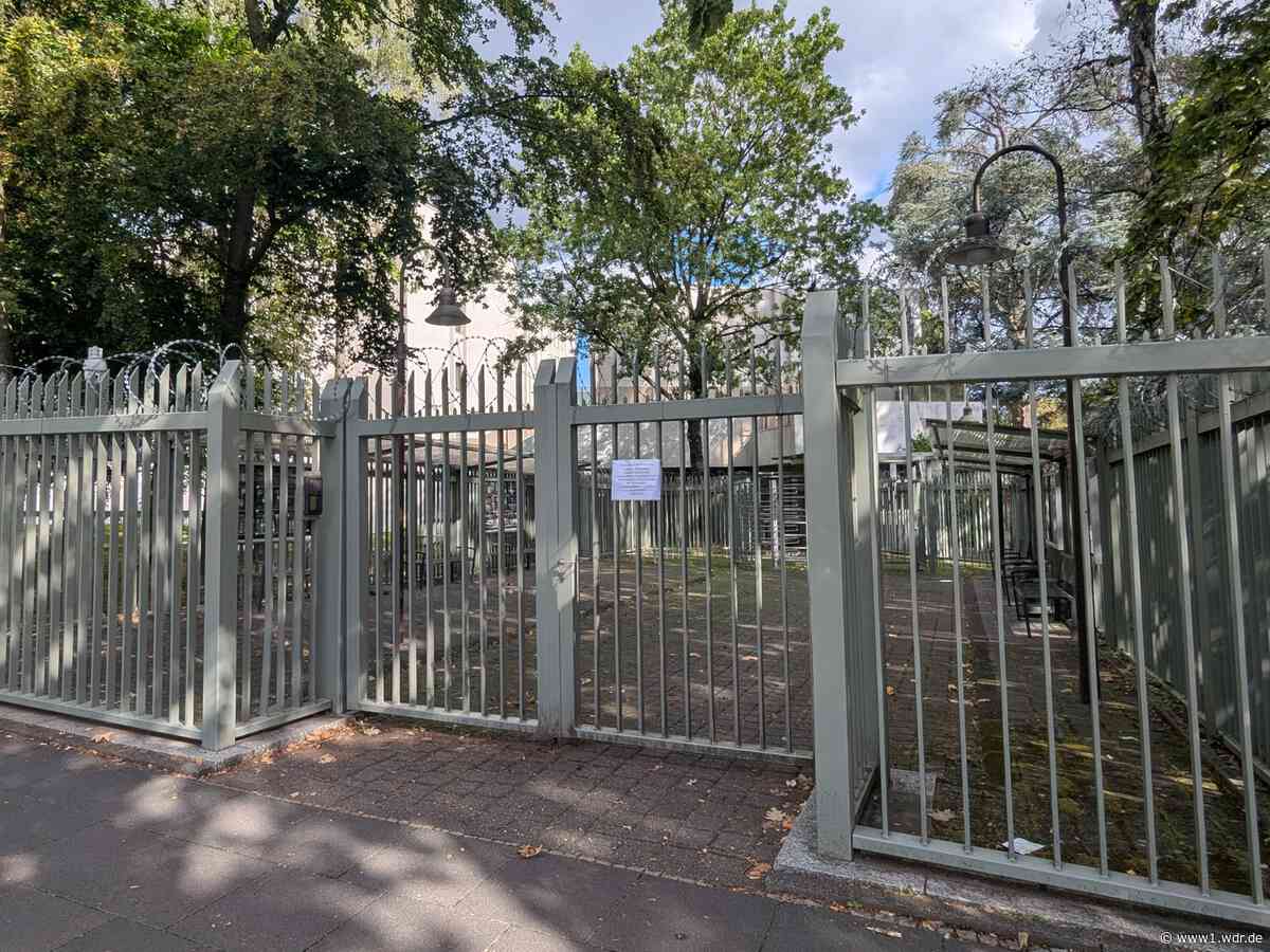 Rund 100 Menschen demonstrieren vorm Konsulat in Bonn