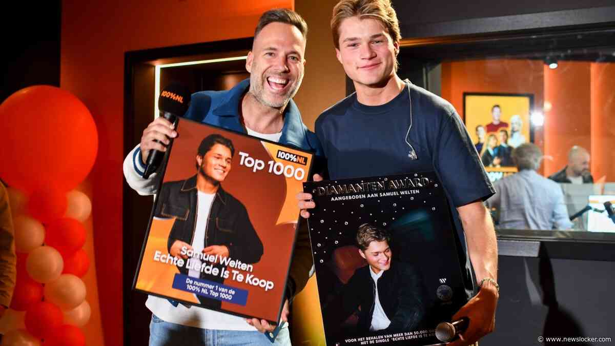 Samuel Welten ontvangt diamanten plaat voor 50 miljoen streams van Echte liefde is te koop: ’Hier ben ik wel even stil van’