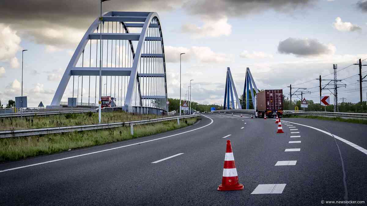 Defecte Suurhoffbrug in A15 gaat nacht dicht: reparatie kan niet langer wachten