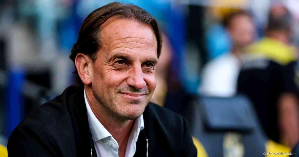 Vitesse-trainer Rehm zal de Airborne-vlag altijd met zich meenemen: ‘Dat wordt mijn herinnering aan hier’