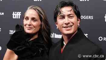 Toronto fans go wild for Hudson Williams. And the cast of his new show goes wild for Canada