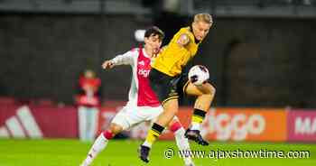 Jong Ajax heeft verdedigend nú wel de zaakjes op orde, maar komt niet tot scoren tegen Roda JC