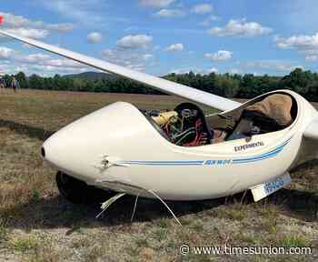 Gliders collided near Sacandaga Lake. 1 lands, 1 missing.