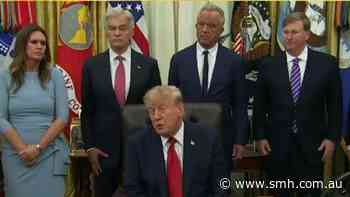 Trump bans CNN from the White House