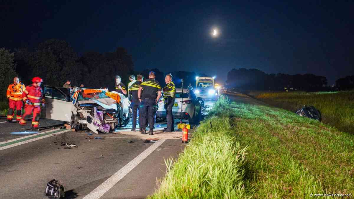 Drie zwaargewonden bij hevig ongeluk bij Sint Annen: bestuurder ruim 40 minuten bekneld in auto