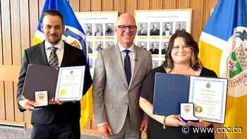 Winnipeggers who rescued father, child from river recognized for bravery