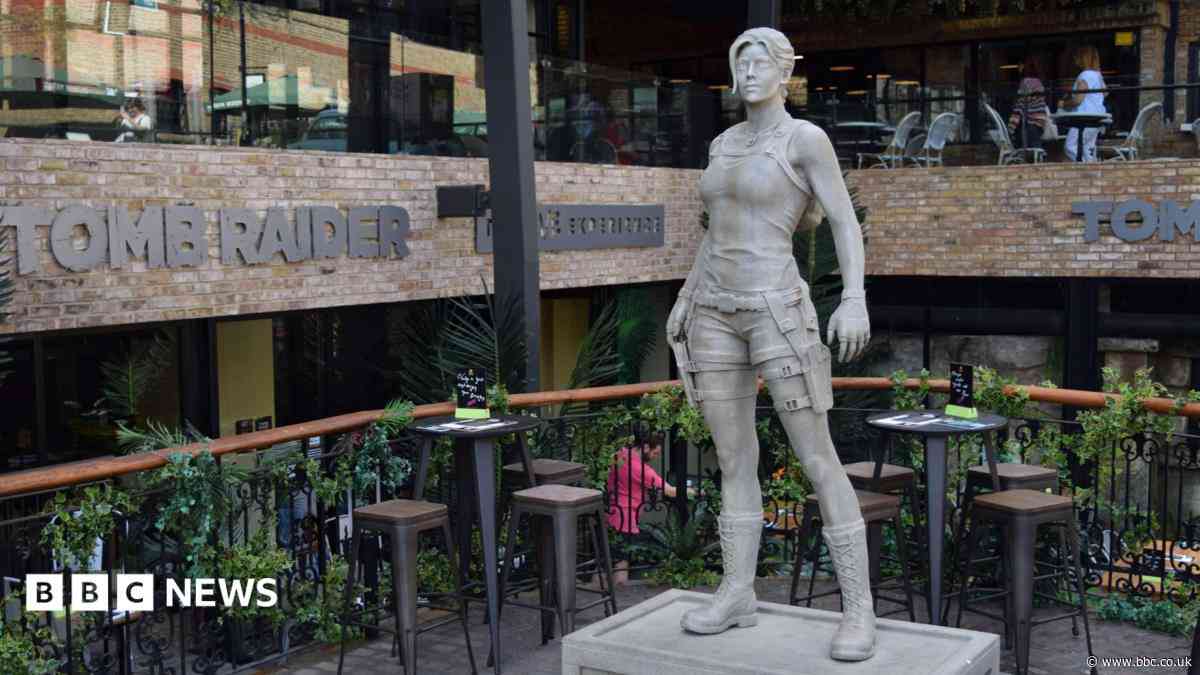 Lara Croft statue to be installed after £30k appeal