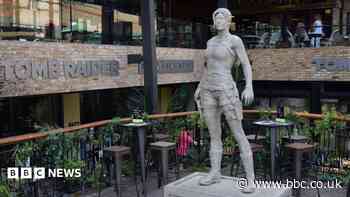 Lara Croft statue to be installed after £30k appeal