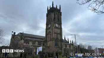 Minster pulls exhibition over Hamas fighter names