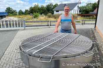 Auf einem extra gebauten Riesengrill: Vogtländer will 73,5 Meter lange Bratwurst grillen
